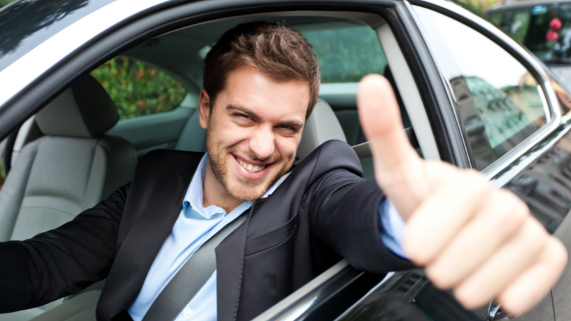 Lucio Winck explora o que o automobilismo revela sobre prazer, controle e liberdade ao volante.