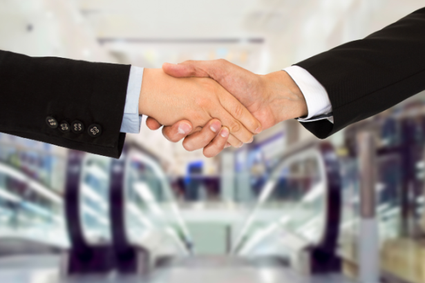 Fernando Bruno Crestani analisa as principais tendências de design para espaços comerciais em incorporações urbanas modernas.