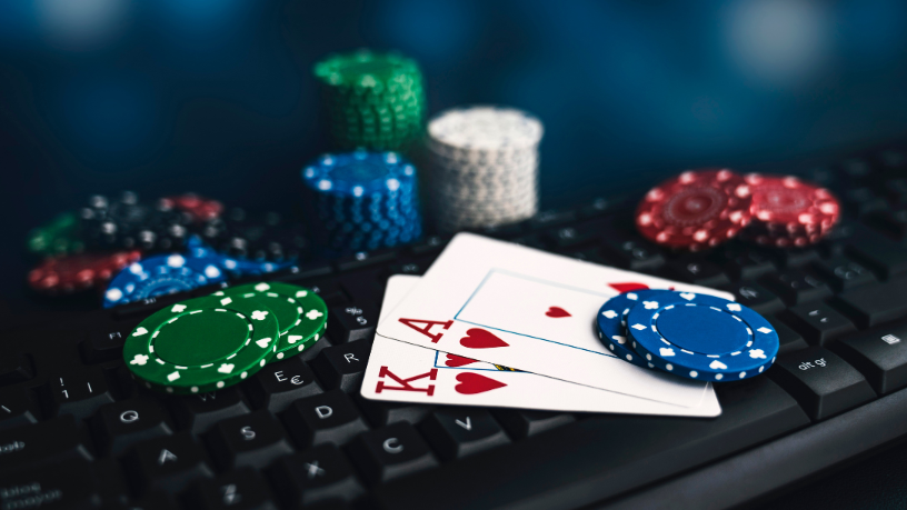 Vencer no Poker Online: Com Thiago Viana, descubra as estratégias essenciais para dominar.
