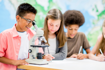 Sérgio Bento De Araújo destaca como as feiras educacionais conectam aprendizado, inovação e oportunidades de carreira.